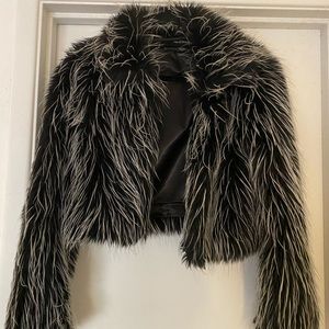 VINTAGE BEBE Black & White Fuzzy Crop Jacket Size L
